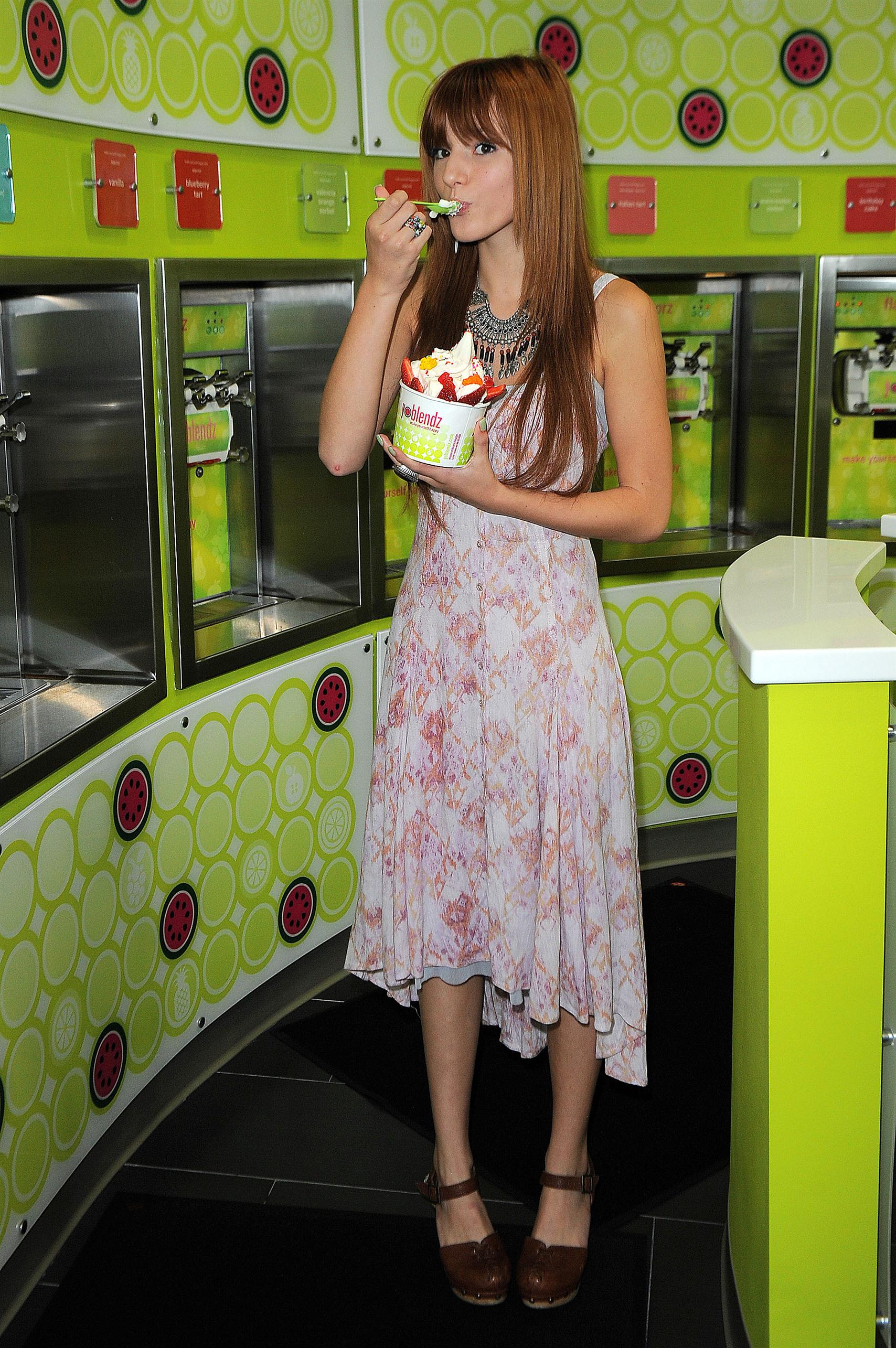 Bella Thorne hosts the Grand Opening of YoBlendz | Picture 66697